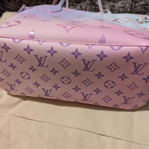 SOLD Louis Vuitton Giant Monogram Neverfull MM Sunrise Pastel Spring in the City - Picture 15 of 16